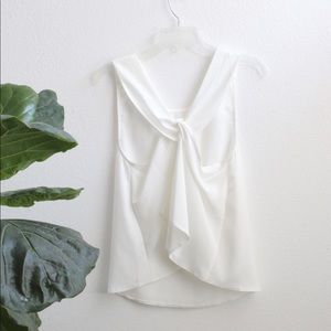 J. Roberts White Top Sz: M